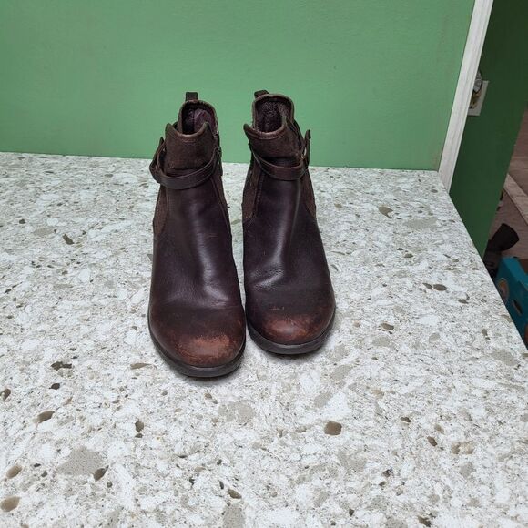 NEW UGGS Wedge Boot - Size 9 - Picture 2 of 5